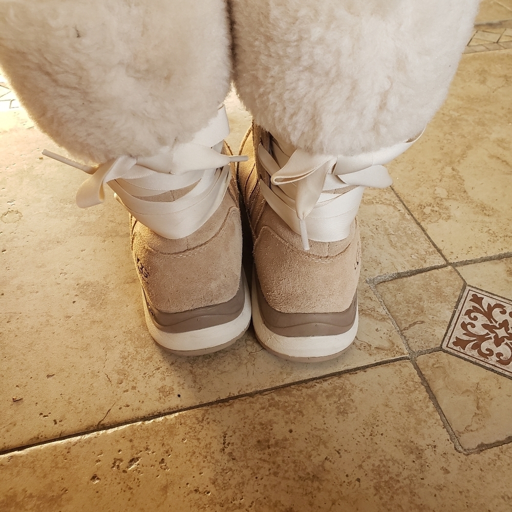 Uggs - Picture 5 of 8